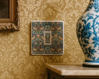 Set mit 2 William Morris Strawberry Dief Lichtschalter Aufkleber - Dekorative selbstklebende Vinyl Schalter Abdeckungen