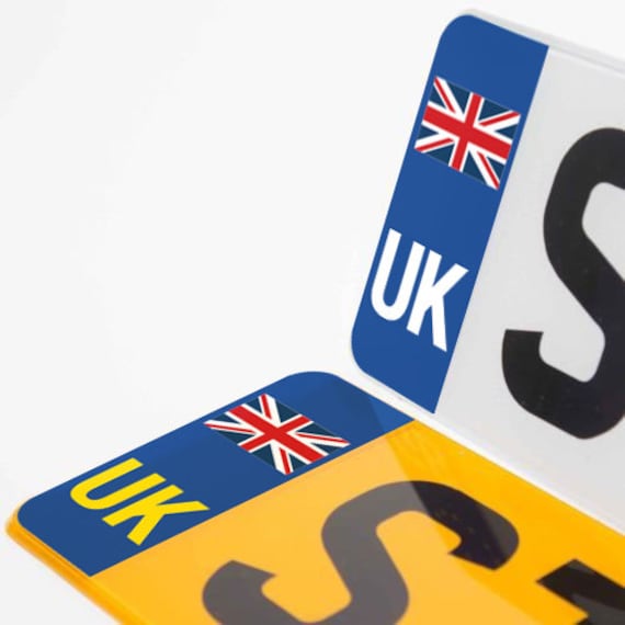 Packung mit UK-Nummernschild-Aufklebern REFLECTIVE mit Flagge des