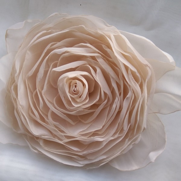 Broche grande de flor de rosa de organza de marfil, clip nupcial, accesorio de boda, broche floral, broche de vestido, peinados para novia, embellecido