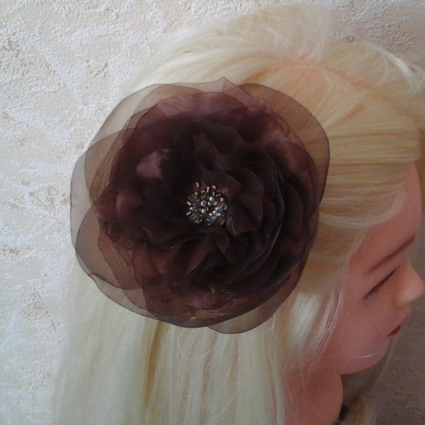 Broche fleur en organza chocolat marron, mariage, broche pour robe, accessoire de charme, coiffures pour la mariée, mère de la mariée, accessoire pour femme