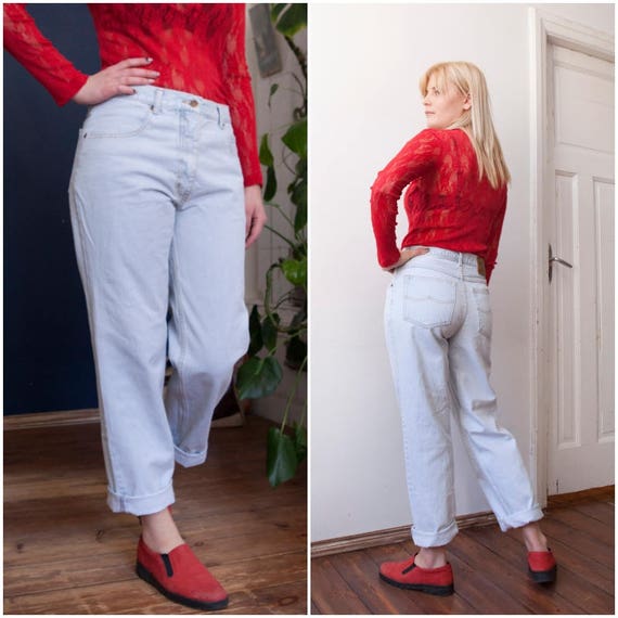 high waisted light wash boyfriend jeans