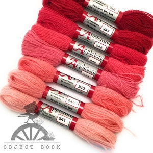 明るいローズピンクのアップルトンウールかせセット 範囲 No. 940 (941 - 948) クルーエル 2ply またはタペストリー 4ply 糸