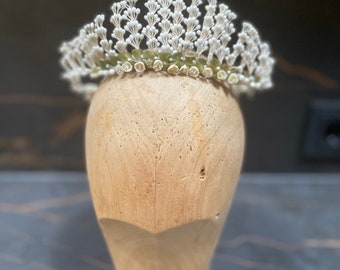 gorgeous big bridal vintage headpiece, silber wedding crown with pin, boho hair piece for the modern bride, antique german flower wreath