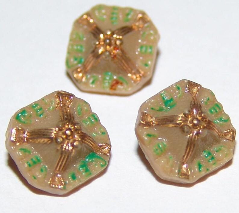 Truly Stunning Caramel Glass Diminutive Button ~ 38 ~ Modified Square ~ High Relief Pyramid Shape ~ Beautifully Painted Green /& 24k Gold