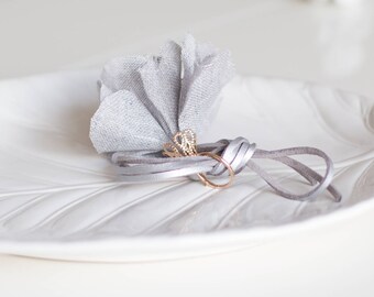 Linen Flower Napkin Holder with Leather Band - Perfect for Wedding Tables, Baby Showers & Mother's Day Gifts