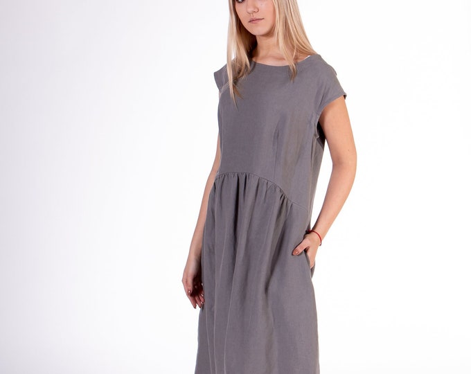 LinenBuy Pure 100% linen dress. Dove gray color. Midi stylish, light-fitting dress from washed linen. Medium length dress with 2 pockets.
