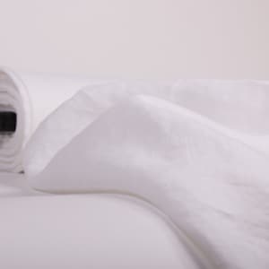 Starkes weißes Leinengewebe : mittelschwere Kleidung, Vorhänge, Tischdecken