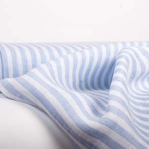 Tela de lino a rayas azul claro y blanquecino: perfecta para ropa de verano y más, lino francés cortado a medida
