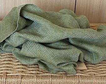 Linen Waffle Towel, Natural and Fern Green Bath Towel, Soft Waffle Weave Towels, Organic Baltic Linen, Quick Dry Beach Towel, Sauna Towel