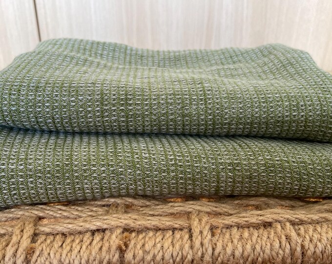 Linen Waffle Towel, Natural and Fern Green Bath Towel, Soft Waffle Weave Towels, Organic Baltic Linen, Quick Dry Beach Towel, Sauna Towel