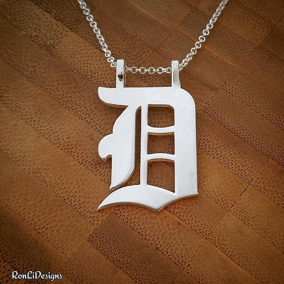 Big letter shop d necklace