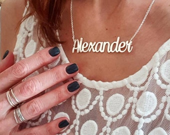 Collar extragrande con placa de identificación única en plata de ley