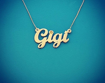 Collar con nombre en escritura chapado en oro de 18 quilates estilo Gigi