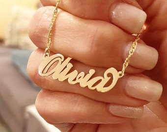 Collar con nombre personalizado en oro de 14k: placa con nombre estilo Olivia en oro macizo