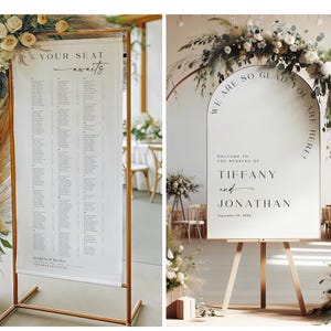 Pode incluir: Duas placas de casamento. Uma apresenta um mapa de assentos com as palavras "YOUR SEAT awaits". A outra placa diz "WE ARE SO GLAD YOU ARE HERE!" e dá as boas-vindas aos convidados do casamento de Tiffany e Jonathan.