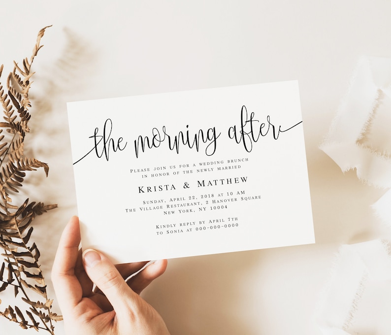 Pode incluir: Um convite branco para um brunch de casamento com texto em caligrafia preta que diz "the morning after". O convite inclui os nomes Krista & Matthew, a data e hora do brunch, o local e as informa&ccedil;&otilde;es de RSVP.
