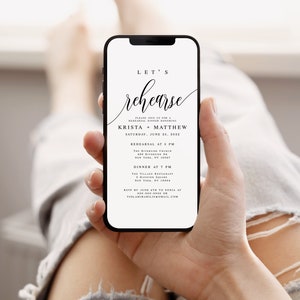 Może przedstawiać: Ekran smartfona wyświetlający zaproszenie na kolację pr&oacute;bną przed ślubem dla Kristy i Matthew. Zaproszenie zawiera datę, godzinę i miejsce pr&oacute;by i kolacji. Zawiera r&oacute;wnież informacje RSVP.