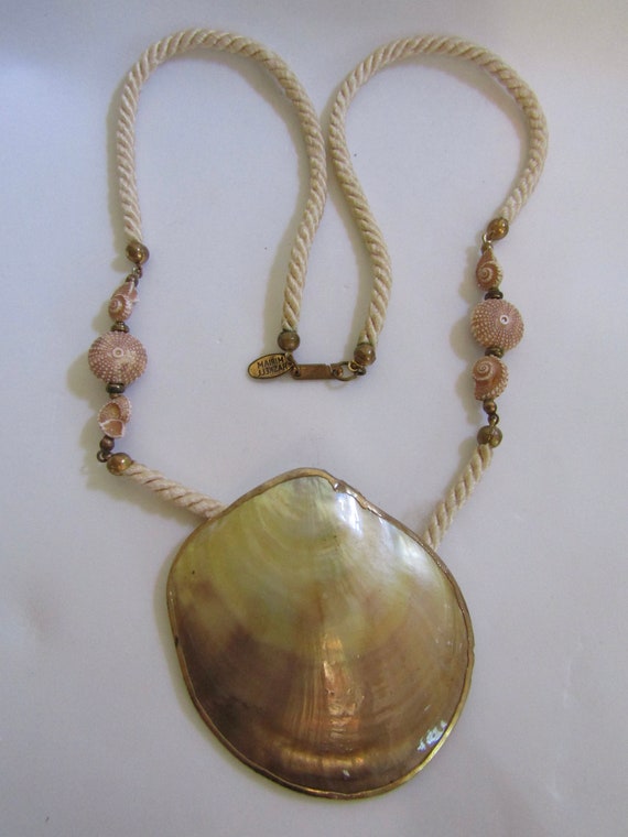 Vintage Signed Miriam Haskell Large Clam Shell Pe… - image 2