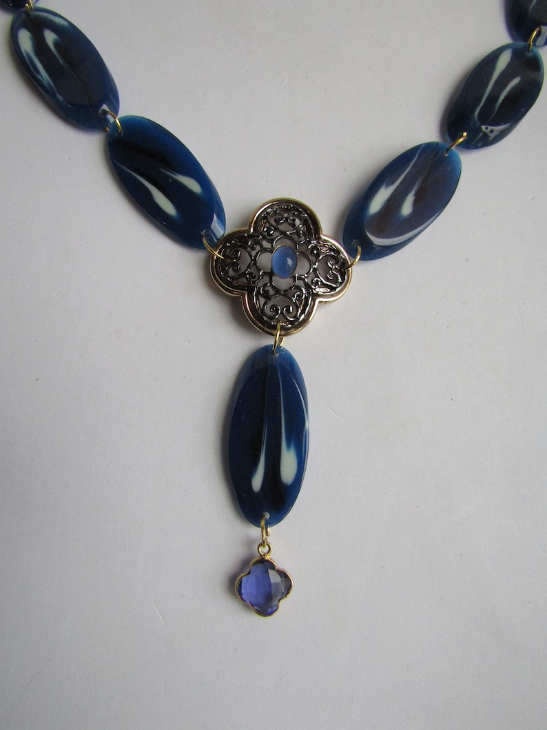 LC 18kt Vintage Galalith Slice Links and Alhambra Quatrefoil Centre with Blue Chalcedony Cabochon Necklace