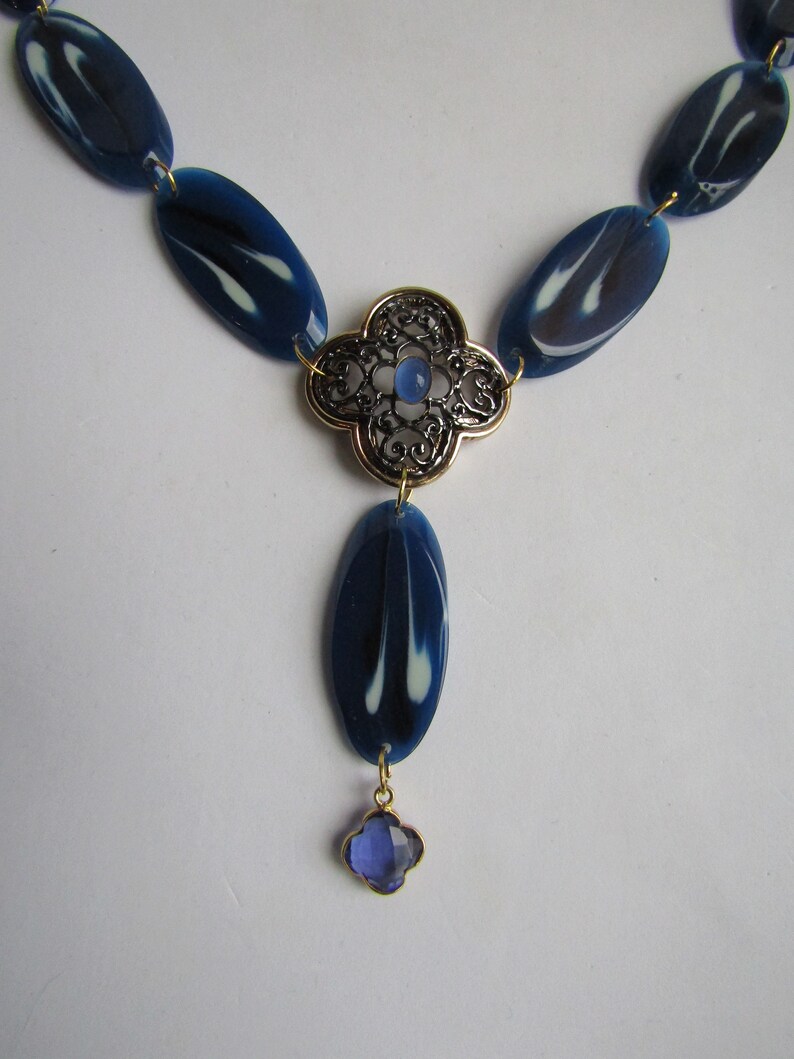 LC 18kt Vintage Galalith Slice Links and Alhambra Quatrefoil Centre with Blue Chalcedony Cabochon Necklace