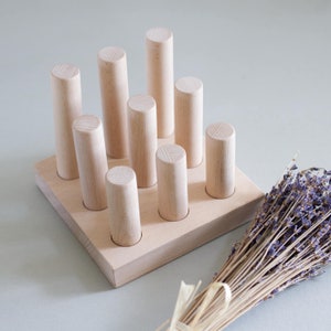 Clasificador de clavijas de madera (natural) - Juguete de madera - Juguetes Montessori para bebés - Decoración infantil natural - Clasificador de formas - Juguetes naturales para bebés - Juguete Montessori