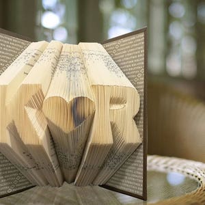 Iniciais de arte de livro dobrado finalizado - Presente de primeiro aniversário - Presente para ele - Casamento - Presente personalizado - Livro dobrado personalizado - Presente exclusivo