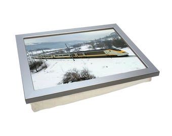 Euro Star Train Foto Knietablett L670 | Personalisiert | gepolstertes Mehrzwecktablett | Laptop Schreibtisch | Handgefertigt in Großbritannien | 2 Größen