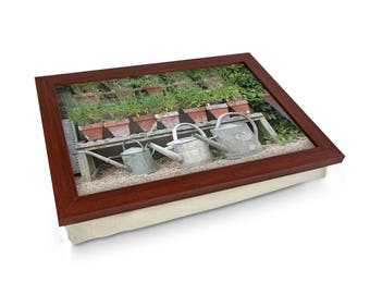 Blumentöpfe und Gießkannen Lap Tray - L0104 Personalisiertes Geschenk | Einzigartiges Geschenk | Gepolstertes Knietablett | Hohe Qualität | Laptop Schreibtisch