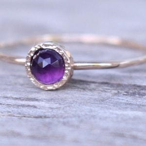 14 k  Gold engagement ring amethyst