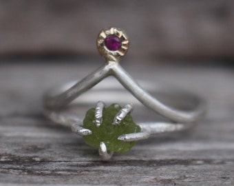 Engagement Ring Set raw peridot ruby 925 Silver 585 Gold