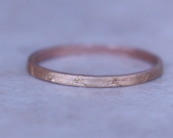 Band ring 14 k rose gold engraved flower ring