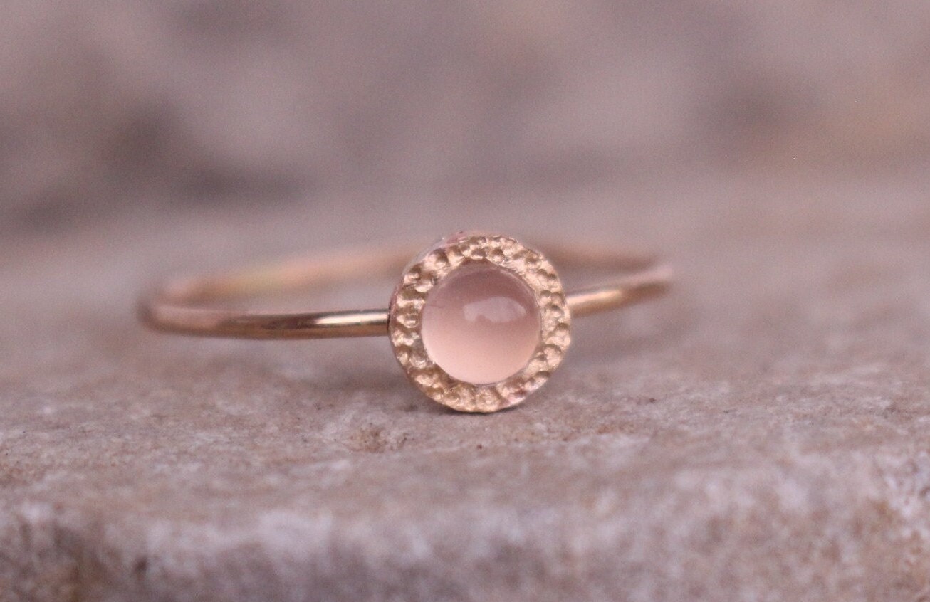 婚約指輪 ダイヤ リング イエローゴールドk10 ピンクカルセドニー ダイヤモンド エンゲージリング 指輪 透かし ミル打ち 10金 レディース セール SALE リング ゴールド イエローゴールドk10 ピンクカルセドニー