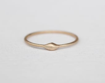 Verlobungsring Tropfenring 14 K Gold minimalistisch