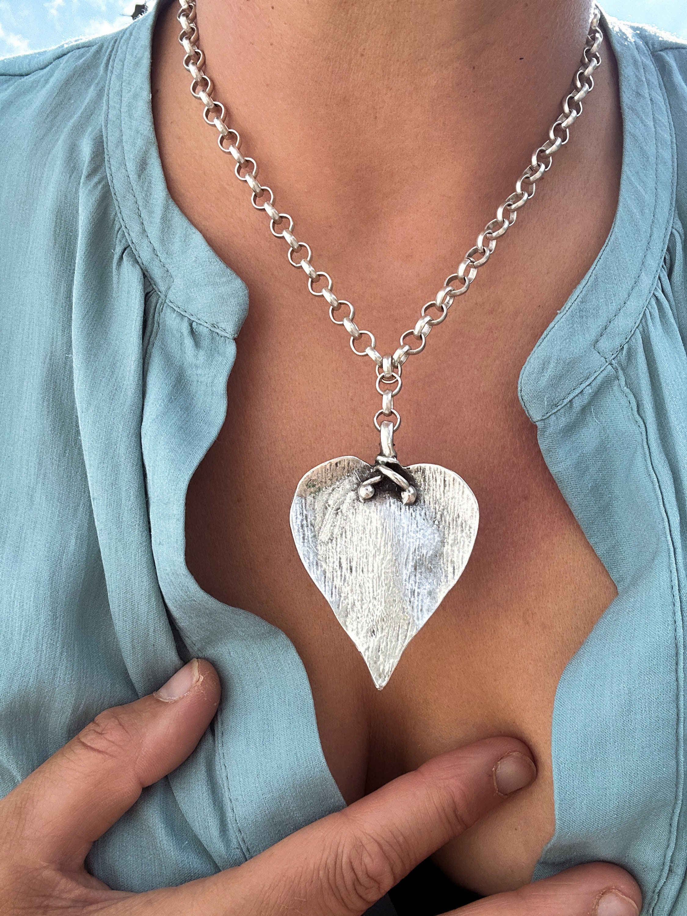 Large silver heart necklace discount