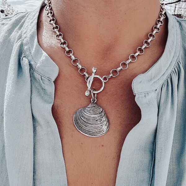 Silver Seashell Pendant Necklace – Beach Boho Toggle Clasp