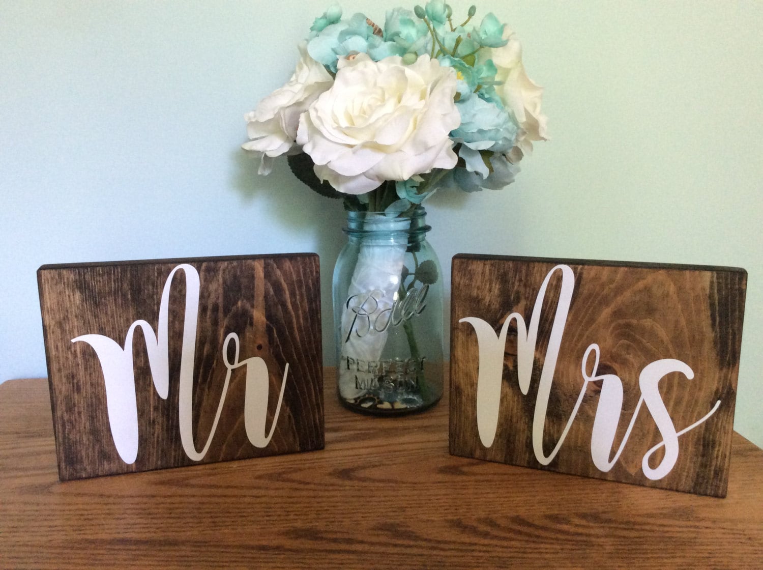 Mr And Mrs Signs Rustic Wedding Decor Wedding Signs Mr And