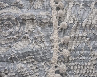 Queen Vintage Chenille Bedspread Blue White Roses Flowers Hobnail