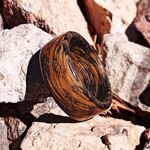 Bague baril de whisky Tennessee en édition limitée - Bague baril de whisky carbonisé en bois massif - Bague baril de bourbon carbonisé - Cadeau pour amateur de whisky