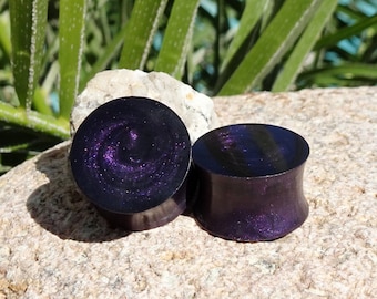 Black and Purple Duochrome Resin Ear Plugs or Tunnels or Teardrops - Black and Purple Duochrome Resin Ear Gauges or Tunnels or Teardrops