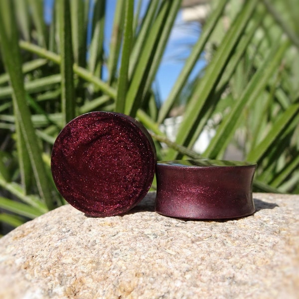 Tapones para las orejas de resina con perlas de cereza negra - Expansores de oreja - Regalo para él o ella