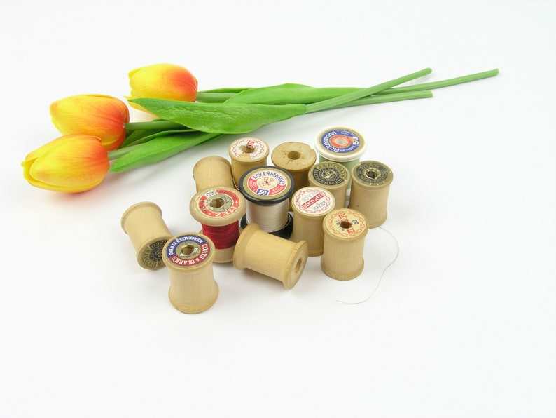 13 Vintage Wooden and Plastic Thread Spools ~ Home Decoration ~ Photo Prop ~ Crafts ~ Vintage Wooden Sewing Thread