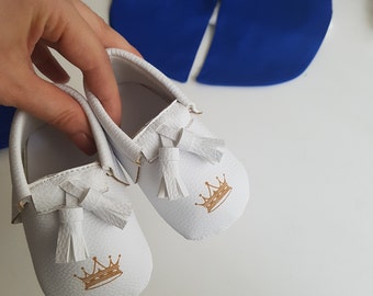 Personalized Baby Shoes, First Birthday Party, Prince Baby Shower, White and Gold Baptism, Christening Shoes