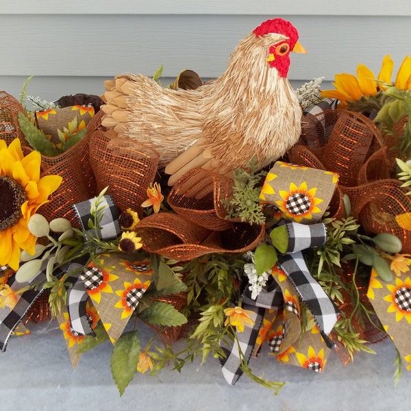 Chicken Centerpiece,Sunflowers Arrangement,Hen Arrangement,Kitchen Centerpiece,Table Arrangement,Summer Decor,Home Decor,