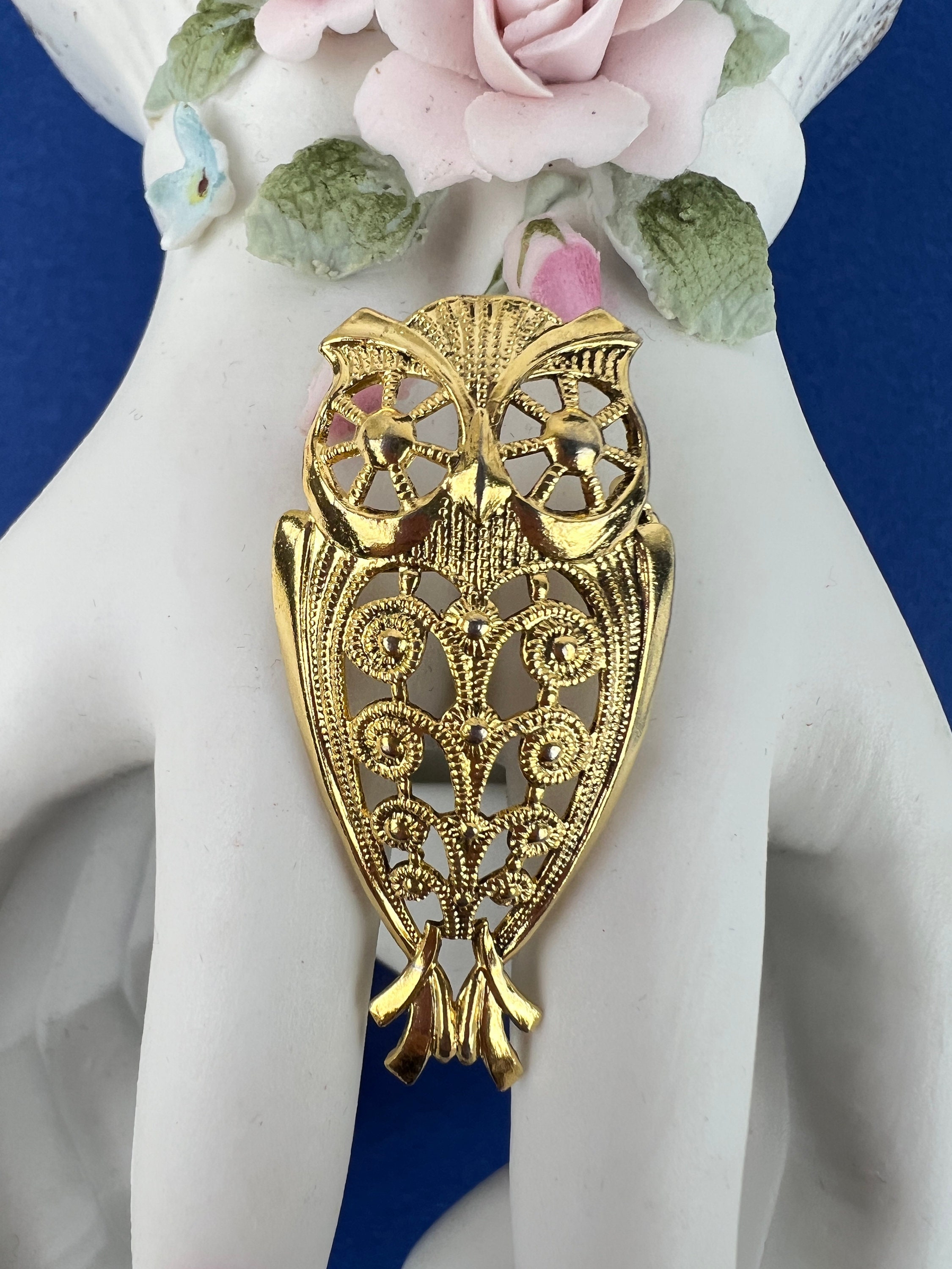 Vintage 1960s Freirich Filigree Owl Bird Brooch Pin Gold Tone Round Over 1 Inch