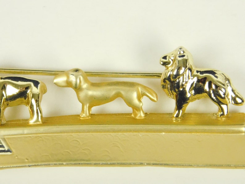 CAJC Whimsical Funny Dogs Waiting in Line for Fire Hydrant Brooch Pin Brushed Gold 1980s