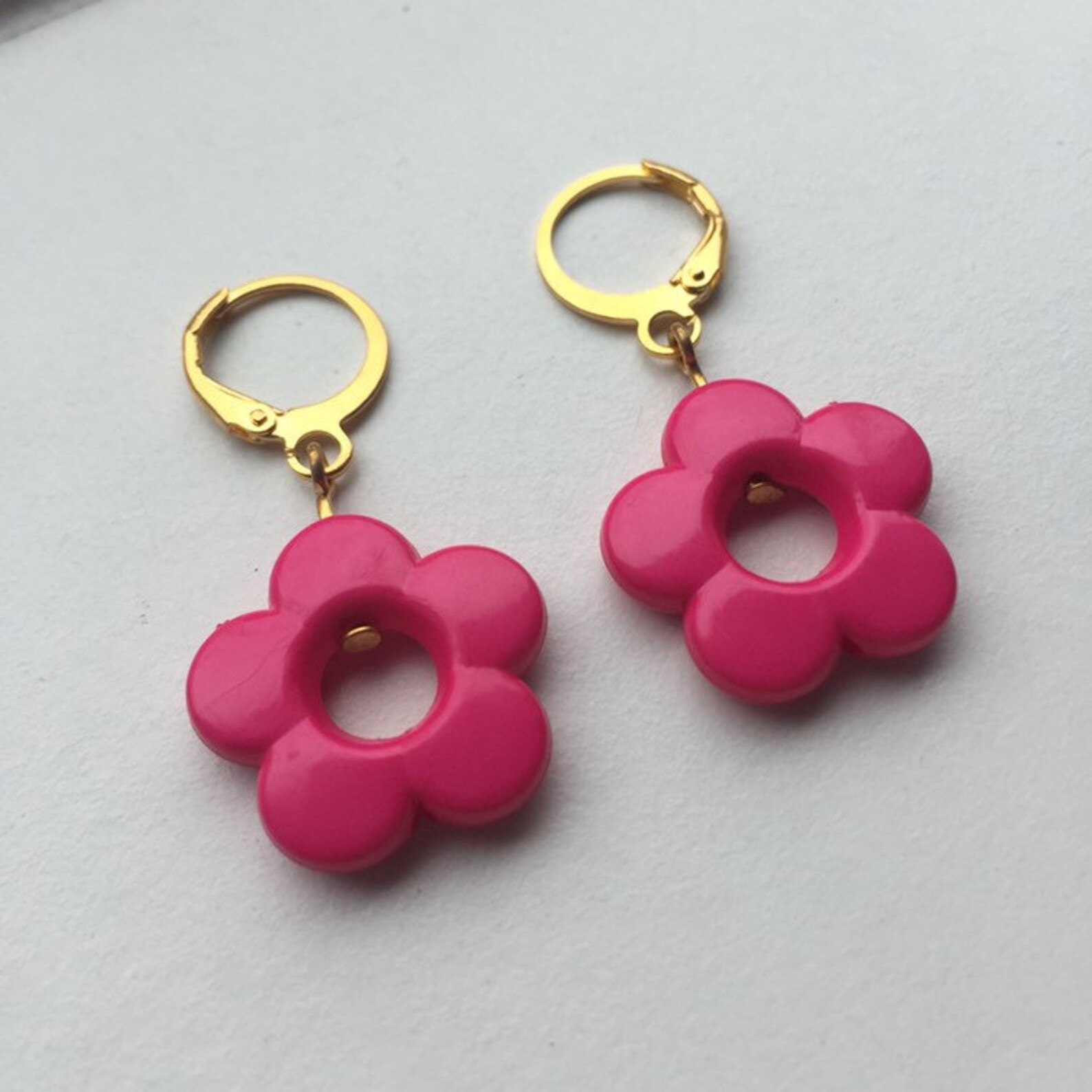 Pink 70s style flower earrings Etsy