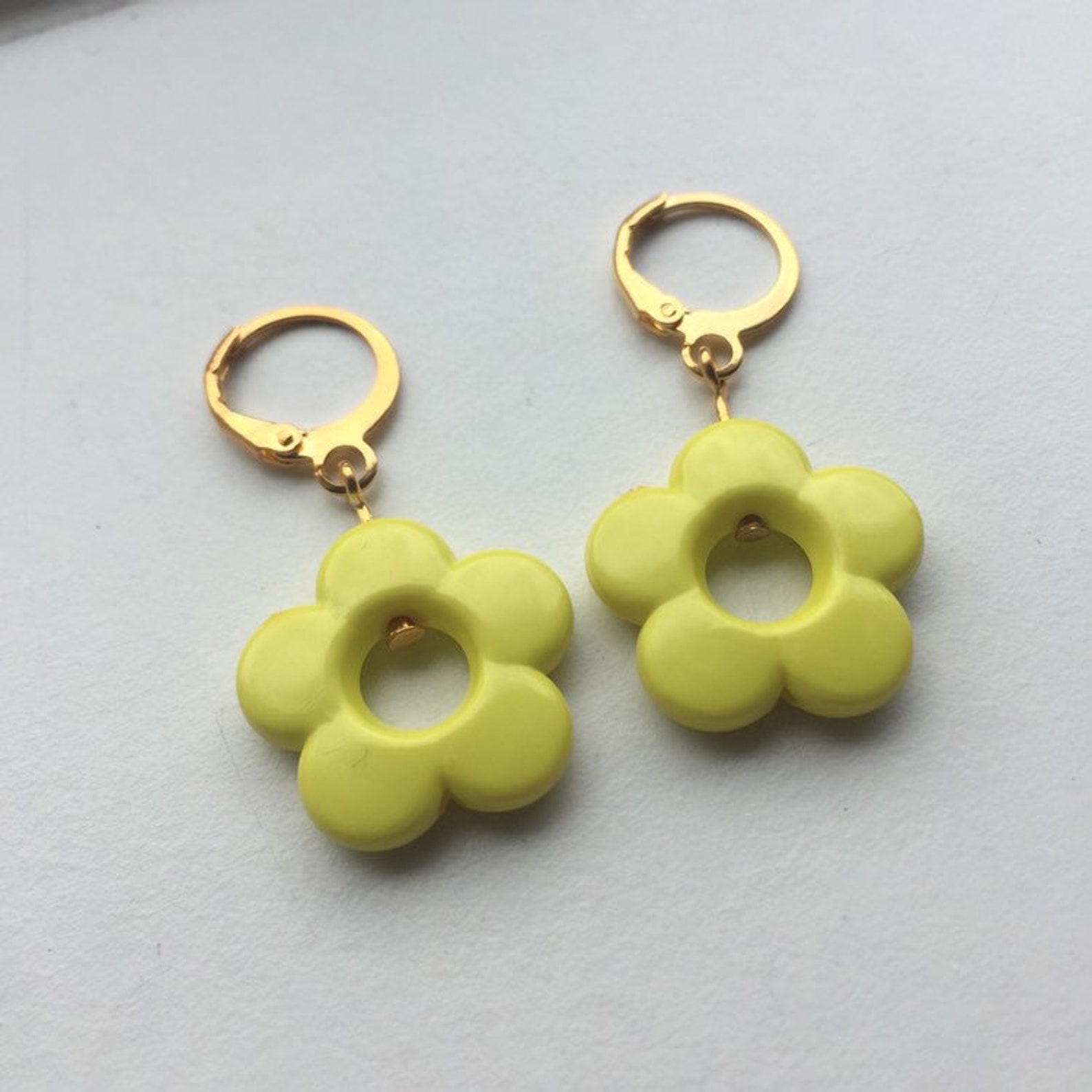 Yellow 70s style flower earrings Etsy
