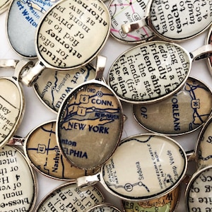 necklace bracelet NEW YORK CITY map atlas location jewelry vintage authentic hometown vacation