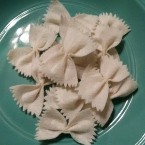 Bowtie Pasta Felt Play Food (20  pieces)