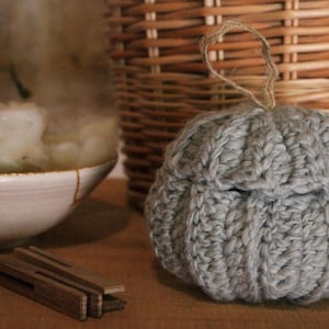Small Crochet Pumpkin Basket – Small Item Organizer – Halloween Basket – Fall Home Storage